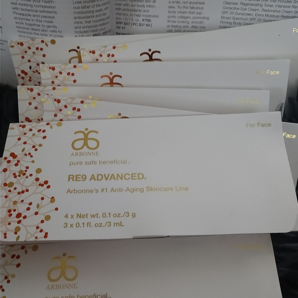 NWT Arbonne  RE9 travel pack